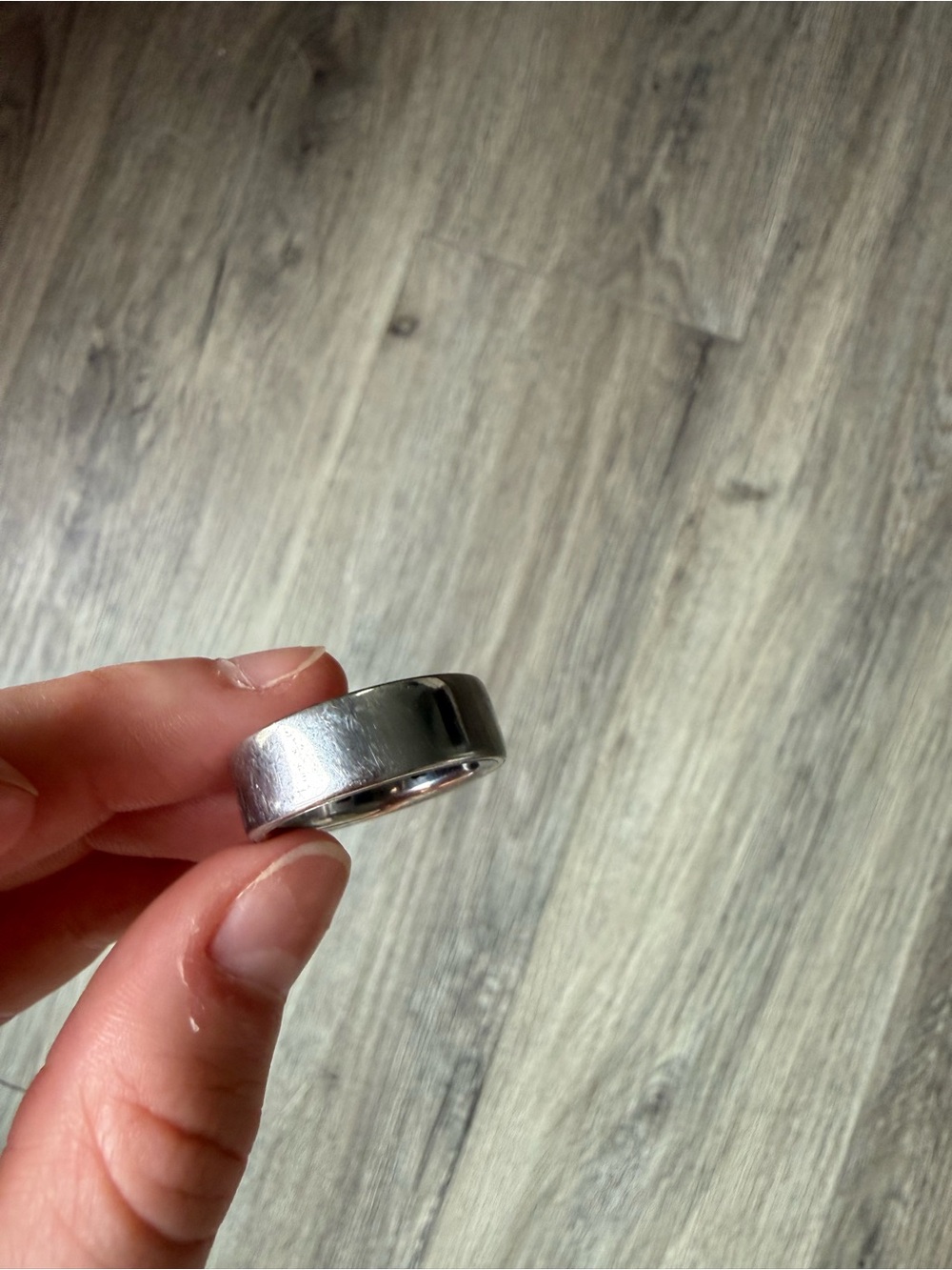 Silver Oura ring gen 4 size 9 - Picture 3 of 3